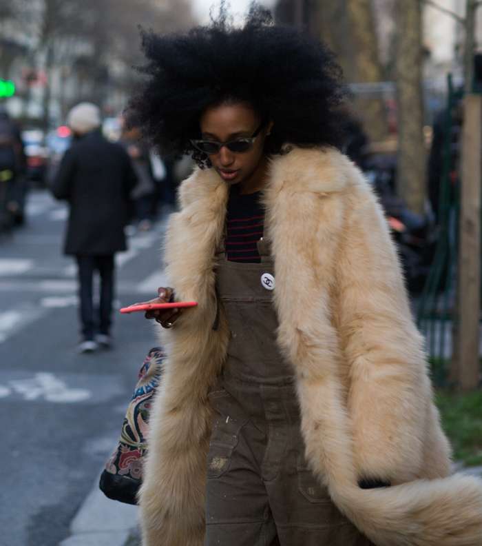 موضة معطف الفرو في اليوم السادس من أسبوع الموضة الباريسي