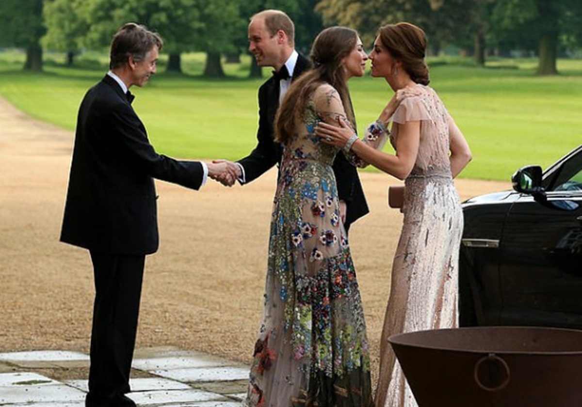 الأمير ويليام وكيت مع روز هانبري وزوجها