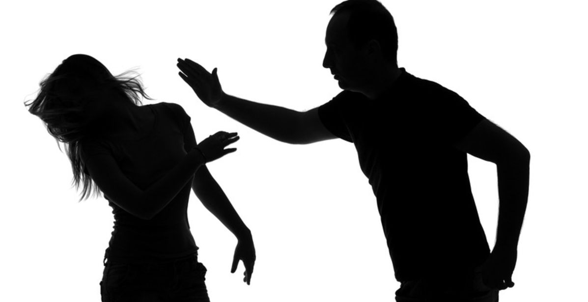 أميرة الناصر احدى مؤثرات سنابشات تتصدر تويتر في السعودية بعد تعرضها للعنف