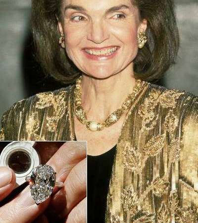 بين الرئيس والمياردير، الثاني كان الأثرى! مع خاتم زفاف لجاكلين كيندي بقيمة 2.7 مليون دولار 