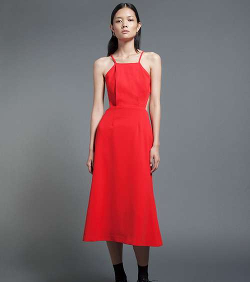 لاطلالة مميزة، اختاري ازياء شارل يوسف المميزة