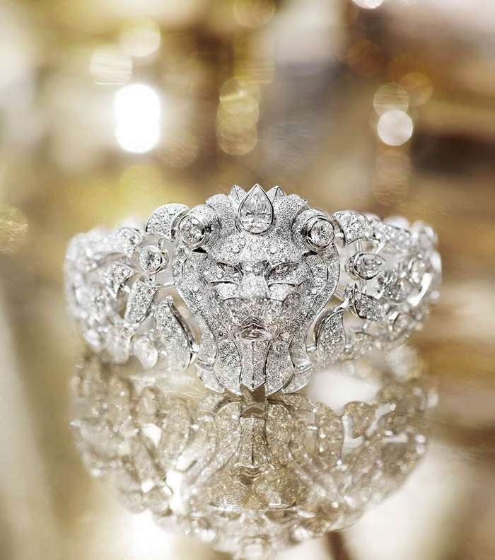 من CHANEL، إليك سوار Venitien Lion