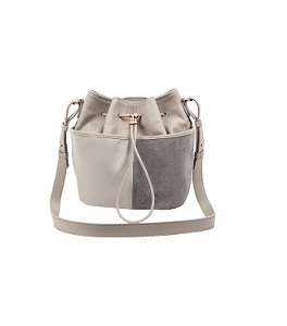إطلالة أنيقة ومميزة من  مجموعة  Repetto الجديدة