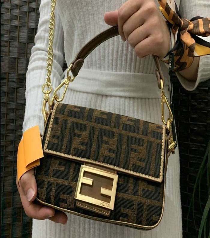 صور اجمل شنط فندي صغيره