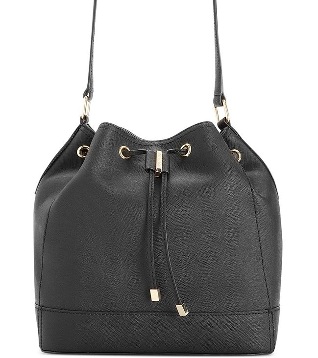 إعتمدي في صيف 2014 حقيبة الـ Bucket Bag واختاريها من كالفن كلاين