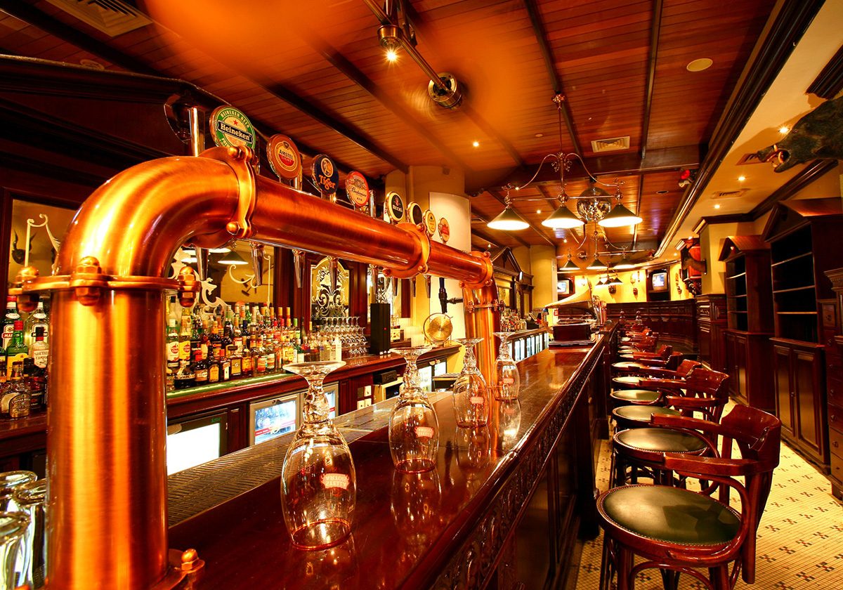 Long`s Bar: أطول بار في الشرق الأوسط