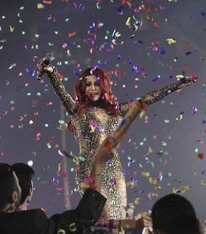 إكتشفي إطلالات الفنانات العربيات ليلة رأس السنة