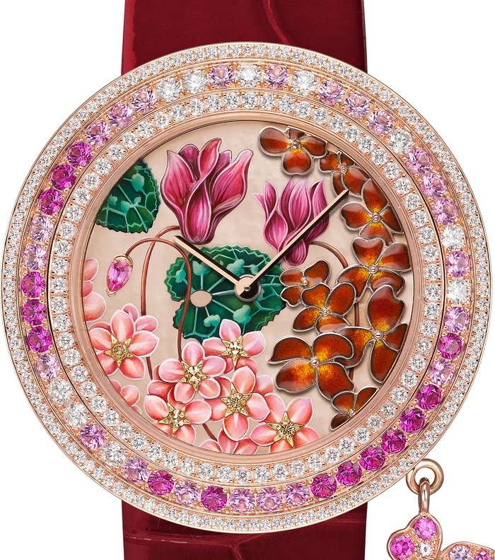 تالقي بااعيد بهذه الساعة الانيقة والفخمة من توقيع Van Cleef & Arpels
