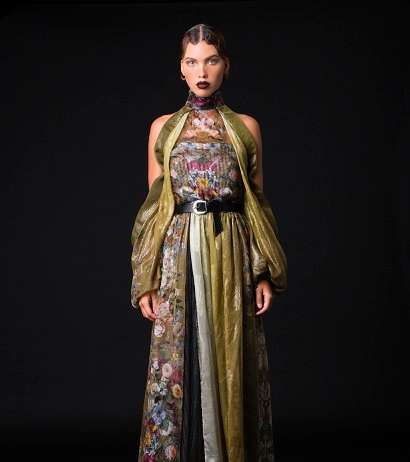 فستان طويل بقبة الهالتر والأكمام العارية من تصميم حسين بظاظا