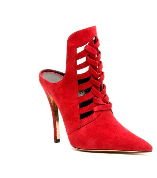 حذاء رائع اللّون من توقيع Versace