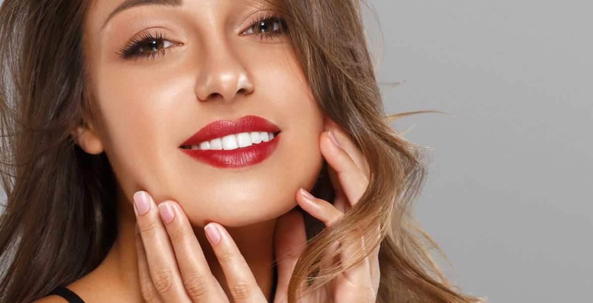 أسباب تجعل من البخّاخ مستحضر أساسي لمكياجك في 2021