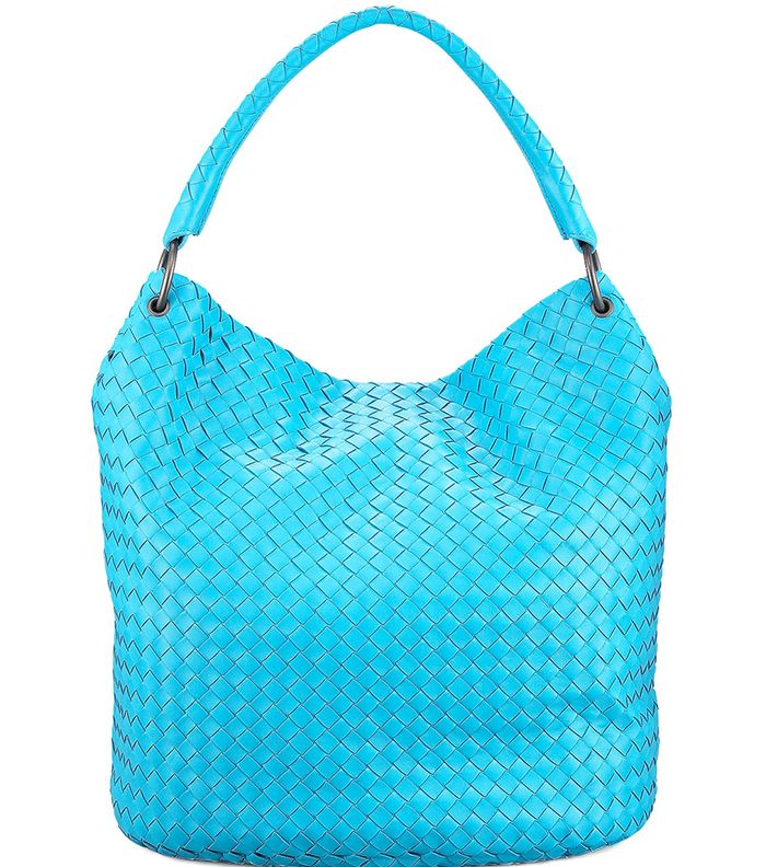 إختاري حقيبة Bottega Veneta بأسلوب الـ Bucket