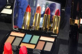 Story: ياسمينة تحضر العرض الأوّل لمجموعة ماكياج شانيل لصيف 2018