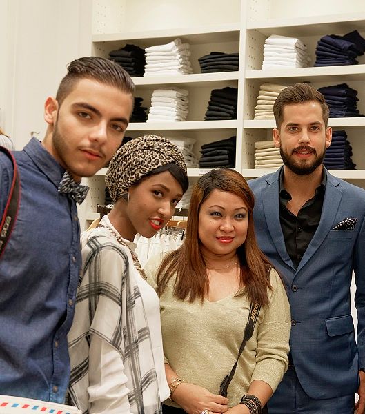 صور أبرز ضيوف عرض مجموعة Roland Mouret