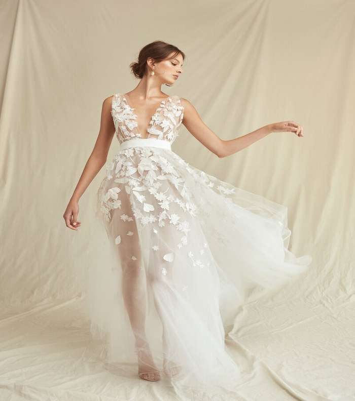 صور اجمل موضة فساتين زفاف 2021