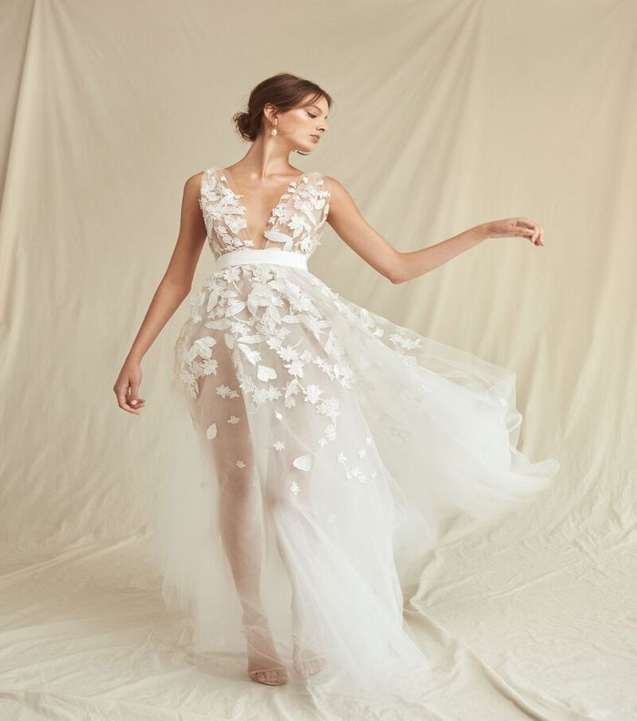 صور اجمل موضة فساتين زفاف 2021