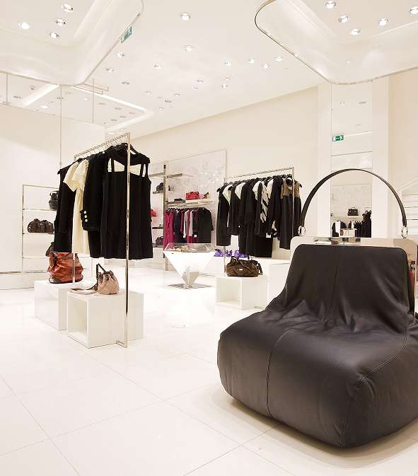 إليك متجر موسكينو Moschino في دبي مول