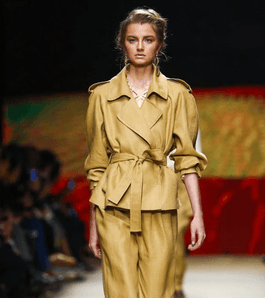 موضة السترات العسكرية مع السراويل بلون البيج من البيرتا فيريتي لصيف 2016