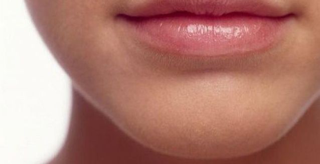 ألف باء مرطّب الشفاه 