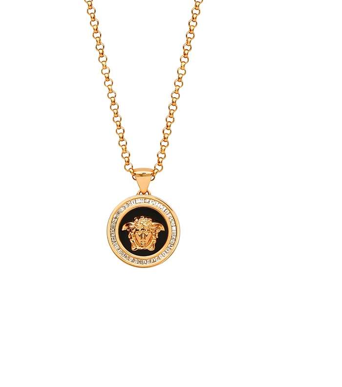 إليكِ قطع مجوهرات أنيقة وراقية من علامة Versace