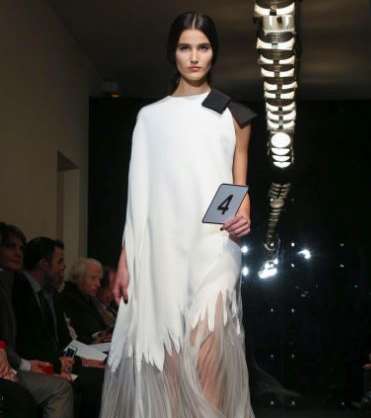 من اسبوع الهوت كوتور الباريسي، اليك ابرز تصاميم ستيفان رولان