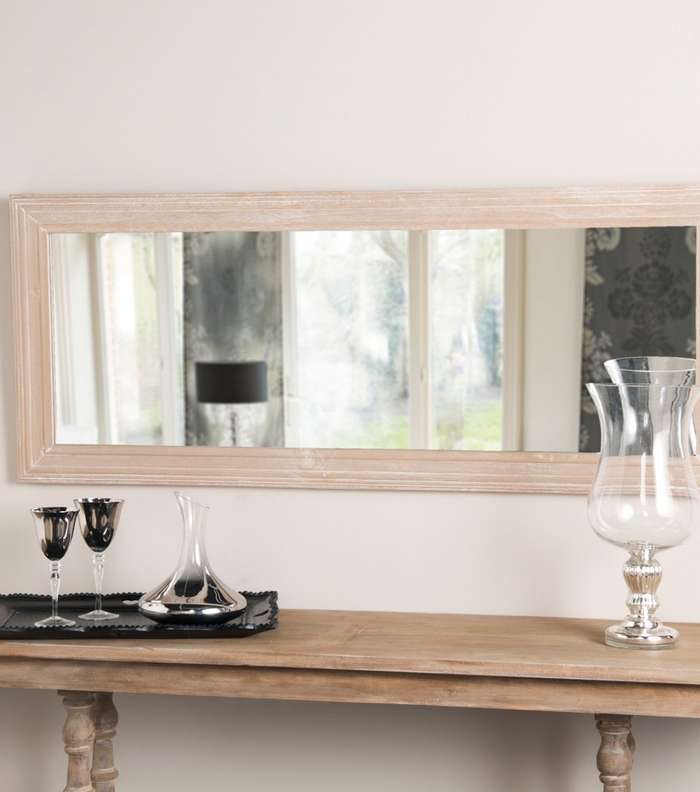 المرايا والخشب لديكور كلاسيكي