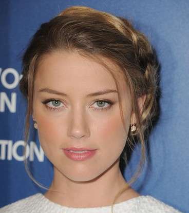 الضفيرة الملفوفة مع أمبر هيرد 