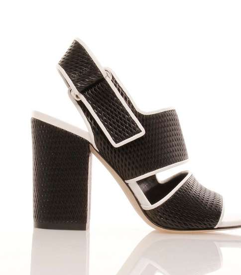 من متجر Level Shoe District، اختاري الأحذية بالكعب العريض