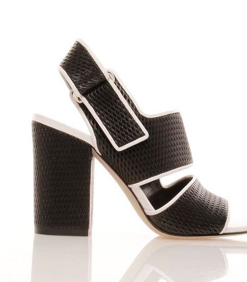 من متجر Level Shoe District، اختاري الأحذية بالكعب العريض