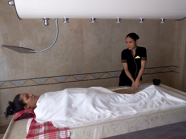 الخدمة الملكية في فندق قصر الامارات
