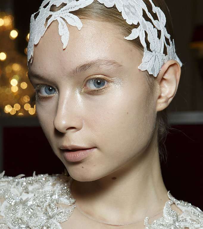 Julien Macdonald والظلال الصفراء 