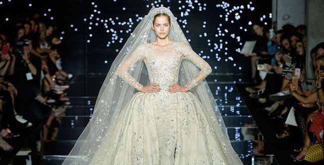 فستان زفاف زهير مراد في أسبوع الأزياء الراقية في باريس