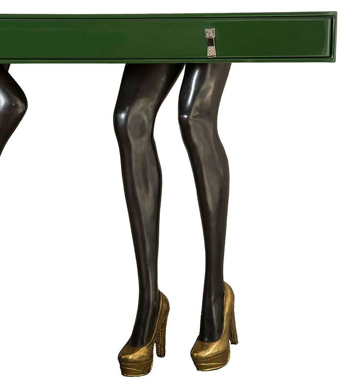 طاولات المدخل برؤية فيك فانليان