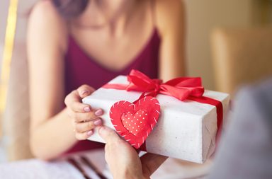 افكار مميزة لهدايا عيد الحب للمراة ولشريك حياتها