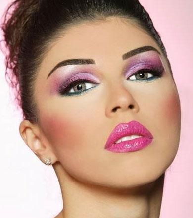 ماكياج ناعم بألوان الموف