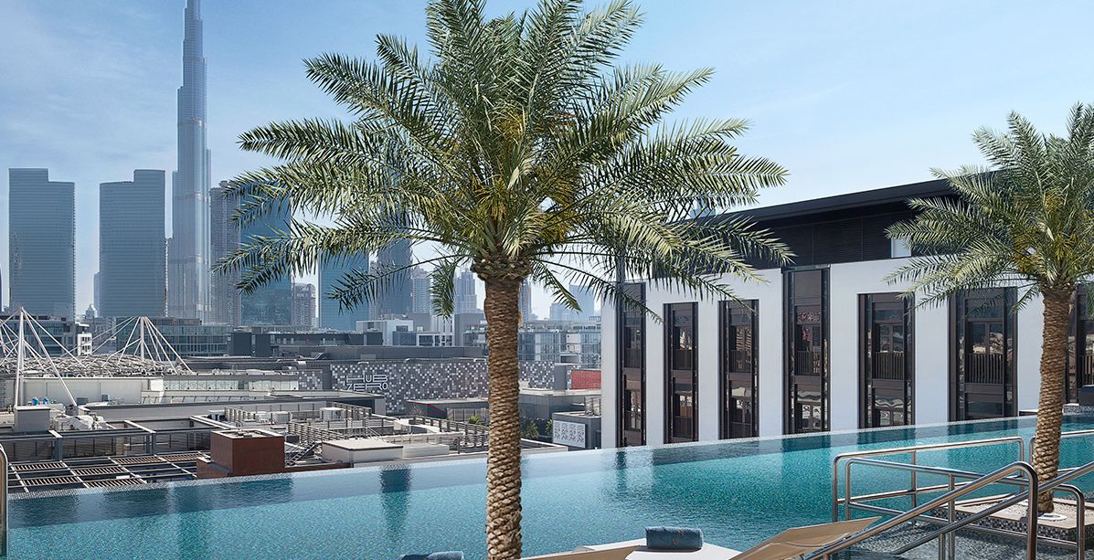 ياسمينة تمضي عطلتها في فندق وأجنحة لافيل سيتي ووك دبي