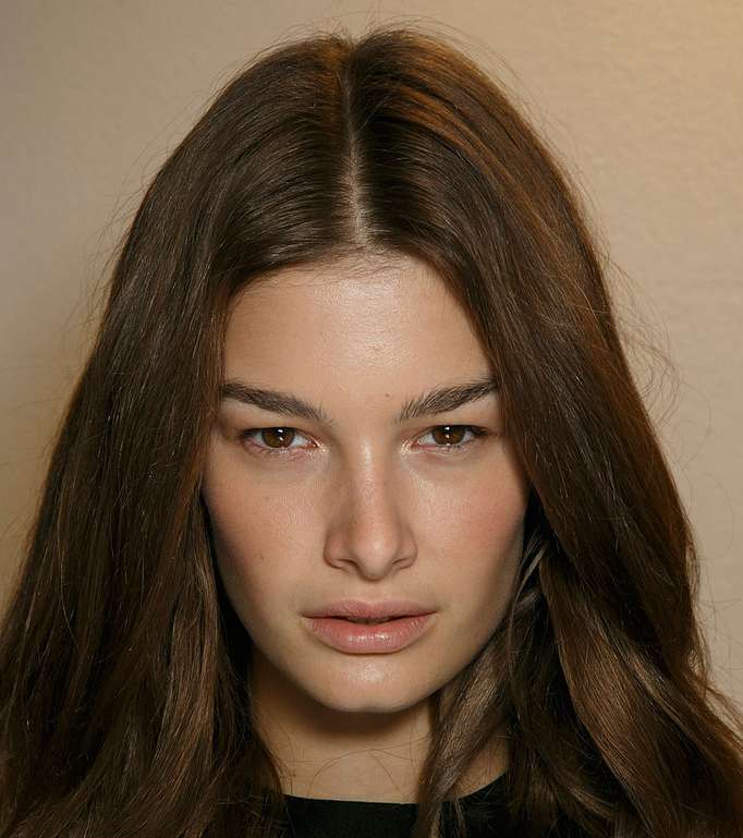 ماكياج البشرة مع Blumarine