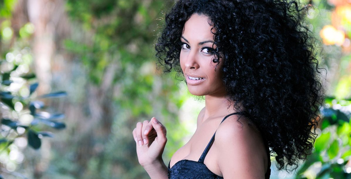 ما هو العصير الطبيعي الذي يقف خلف جمال النساء البرازيليات؟