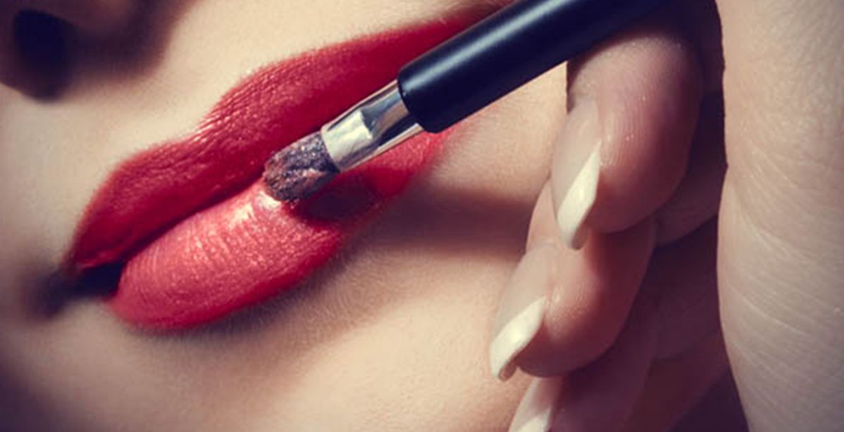 استفيدي من التركيبة المتبقية لاحمر شفاهك الثمين بهذه الحيل!