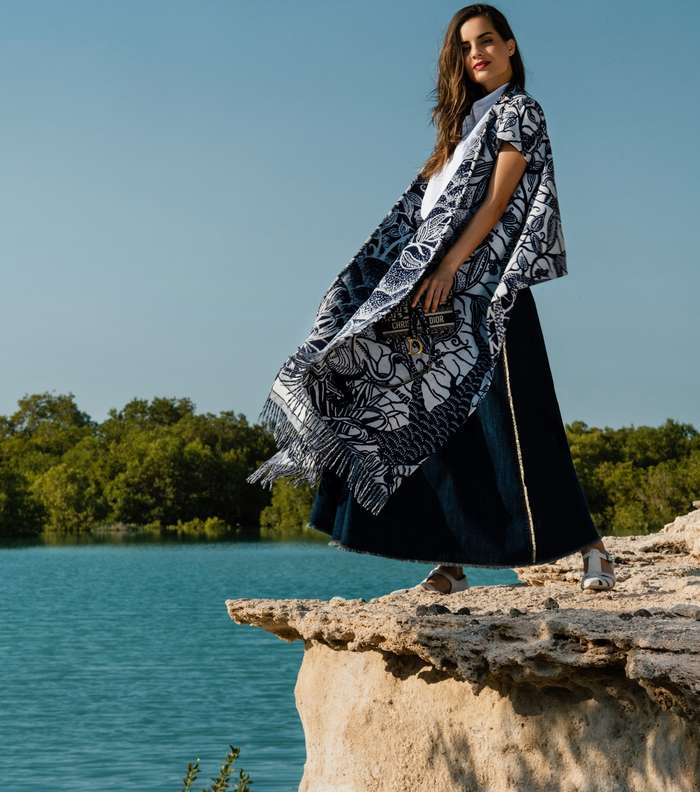 تناغم أزياء ديور مع ألوان الطبيعة جزيرة الجبيل