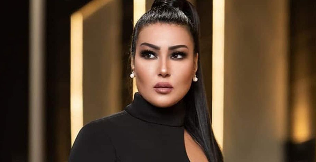 سمية الخشاب بأغرب جلسة تصوير لها وهي غارقة في بحر البرتقال!