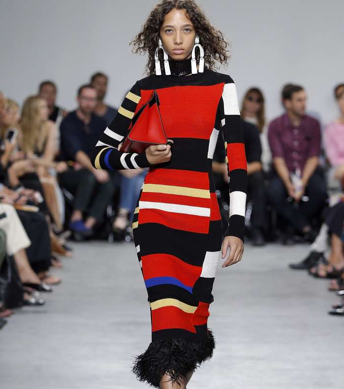 موضة فستان الـ Knitwear المقلم من Proenza schouler لصيف 2017