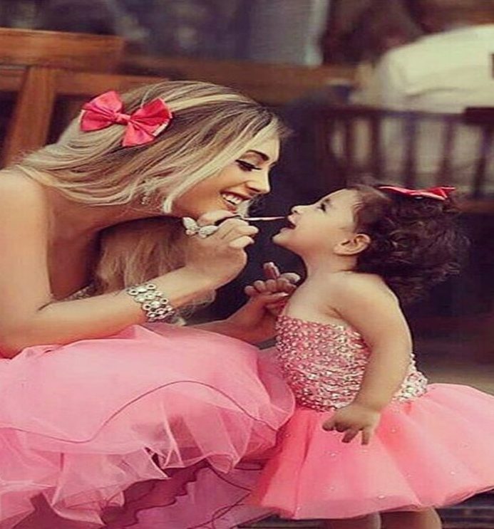 اجمل فساتين الام وبنتها