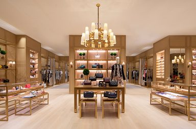 توري بورش تفتتح متجرها الجديد في المملكة العربية السعودية