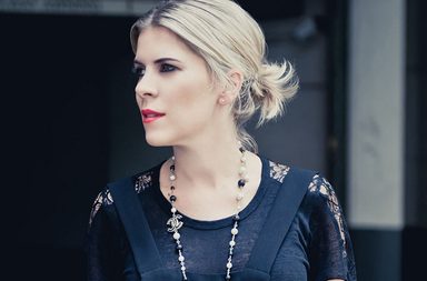 Charlotte Knight مالكة ومبتكرة طلاء أظافر Ciaté