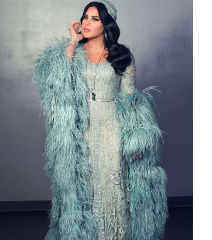 موديلات فساتين طويله مكممه