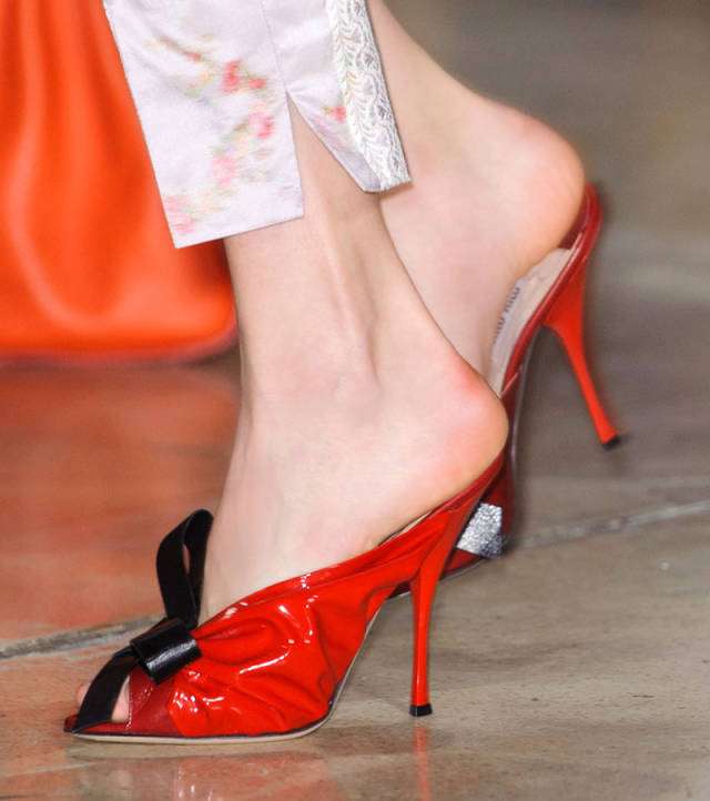اختاري لصيف 2015 حذاء المول من Miu Miu