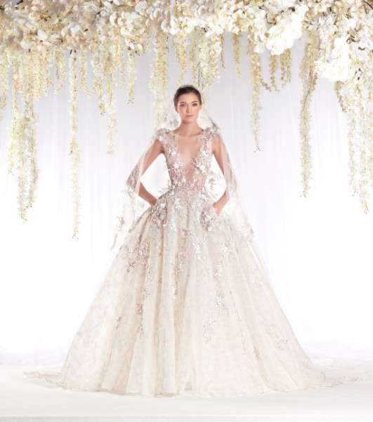 الأقمشة الأنثوية تسيطر على المجموعة العرائسيّة 