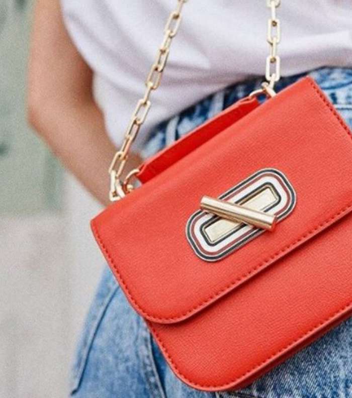 ماركة تومي للشنط