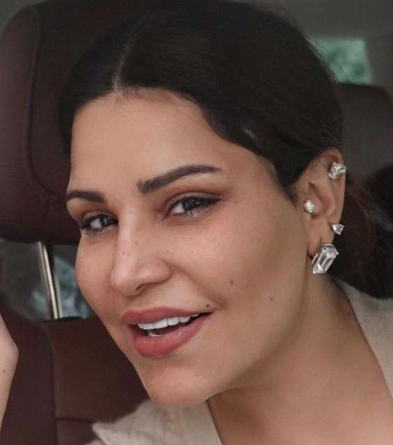 صور احلام بدون مكياج